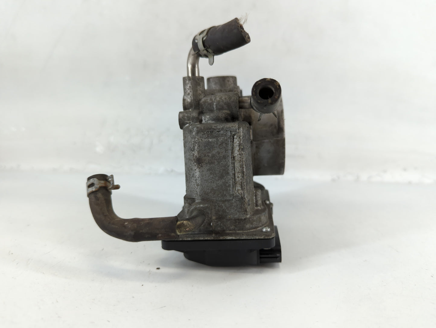 2004-2006 Toyota Camry Throttle Body P/N:22030-0H020 Fits Fits 2004 2005 2006 2007 OEM Used Auto Parts - Oemusedautoparts1.c