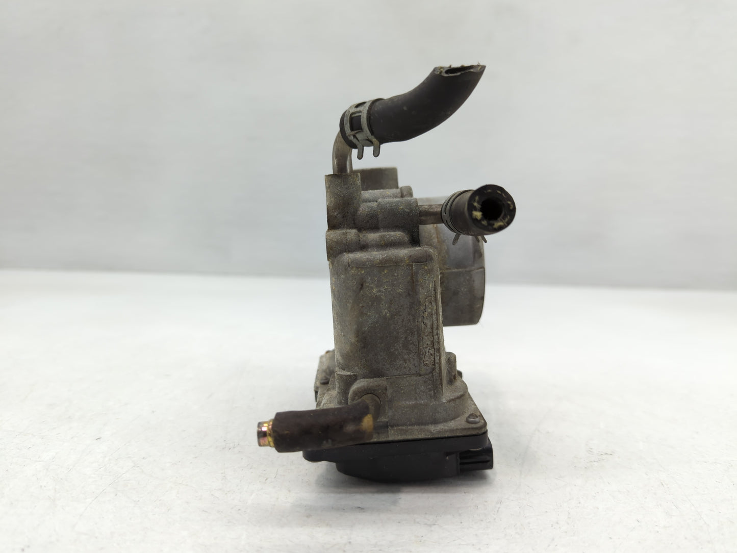 2004-2006 Toyota Camry Throttle Body P/N:22030-0H020 Fits Fits 2004 2005 2006 2007 OEM Used Auto Parts - Oemusedautoparts1.c