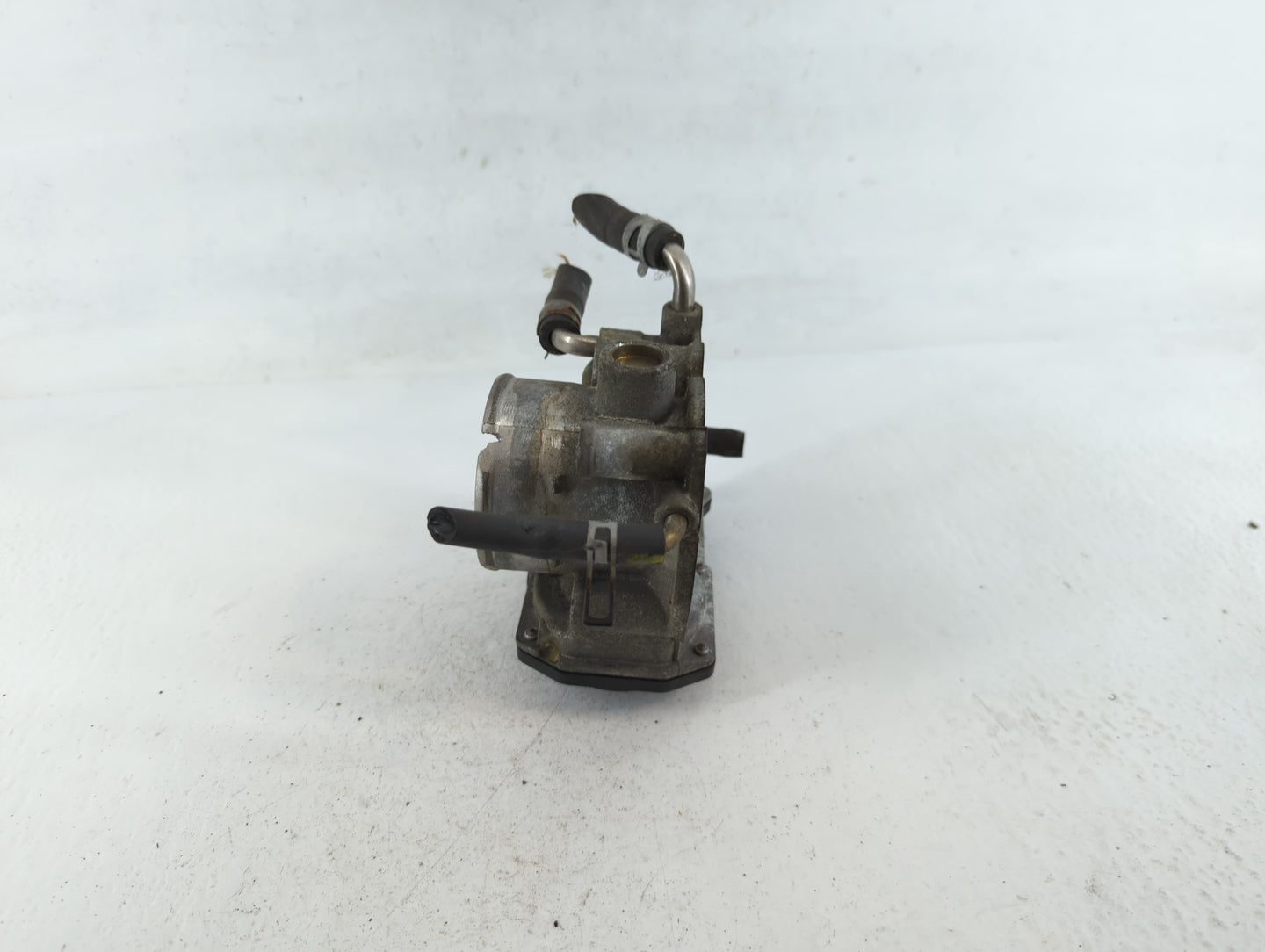 2004-2006 Toyota Camry Throttle Body P/N:22030-0H020 Fits Fits 2004 2005 2006 2007 OEM Used Auto Parts - Oemusedautoparts1.c