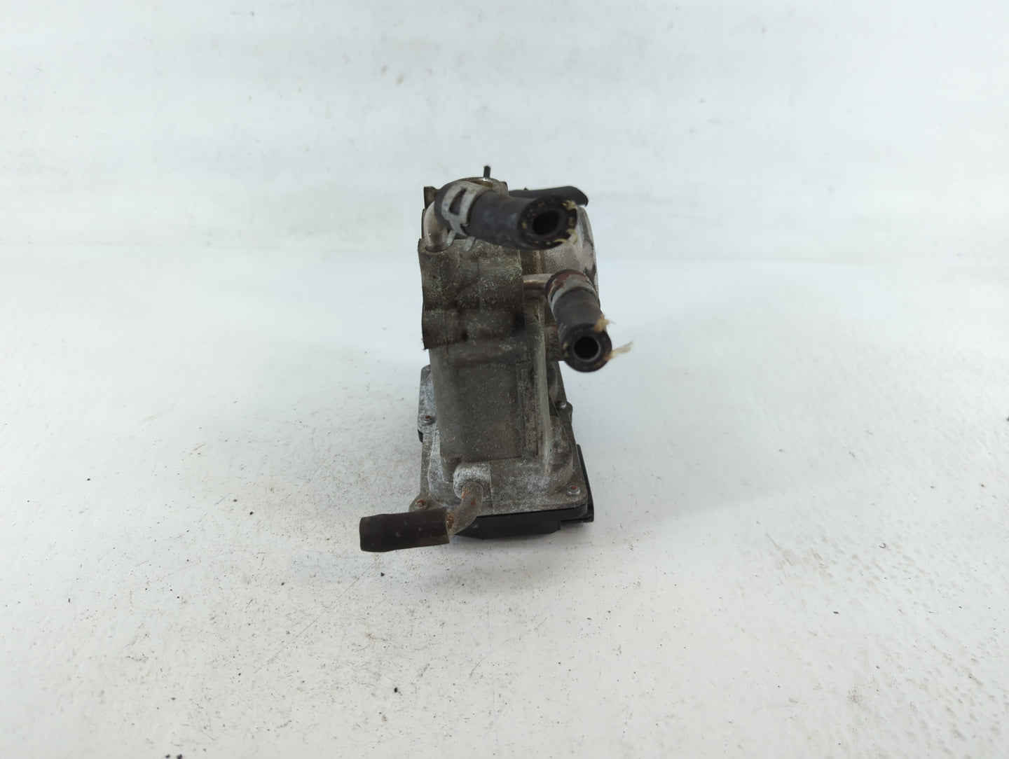 2004-2006 Toyota Camry Throttle Body P/N:22030-0H020 Fits Fits 2004 2005 2006 2007 OEM Used Auto Parts - Oemusedautoparts1.c