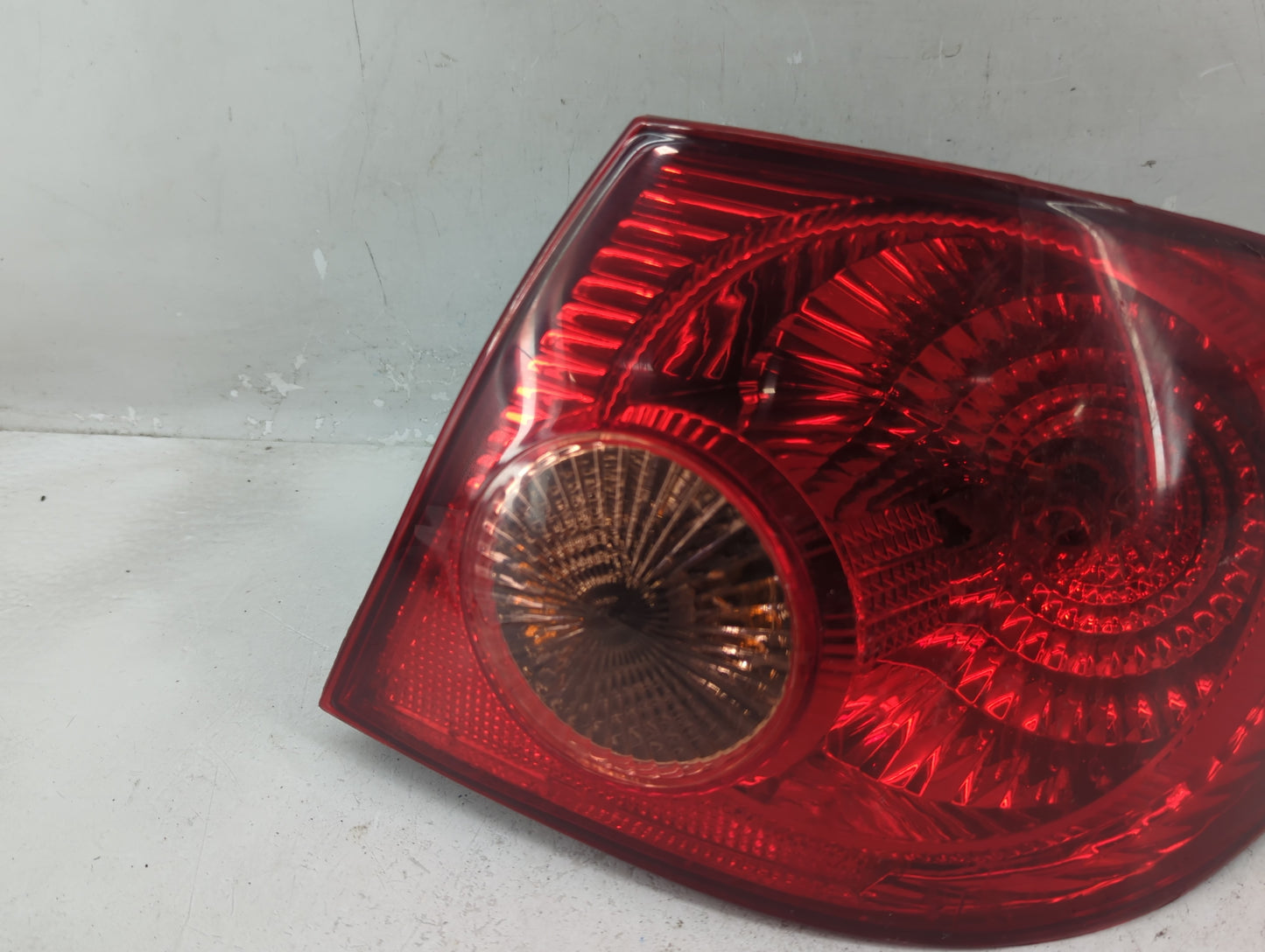 2004-2008 Toyota Corolla Tail Light Assembly Passenger Right OEM P/N:11-5703B Fits Fits 2004 2005 2006 2007 2008 OEM Used Au