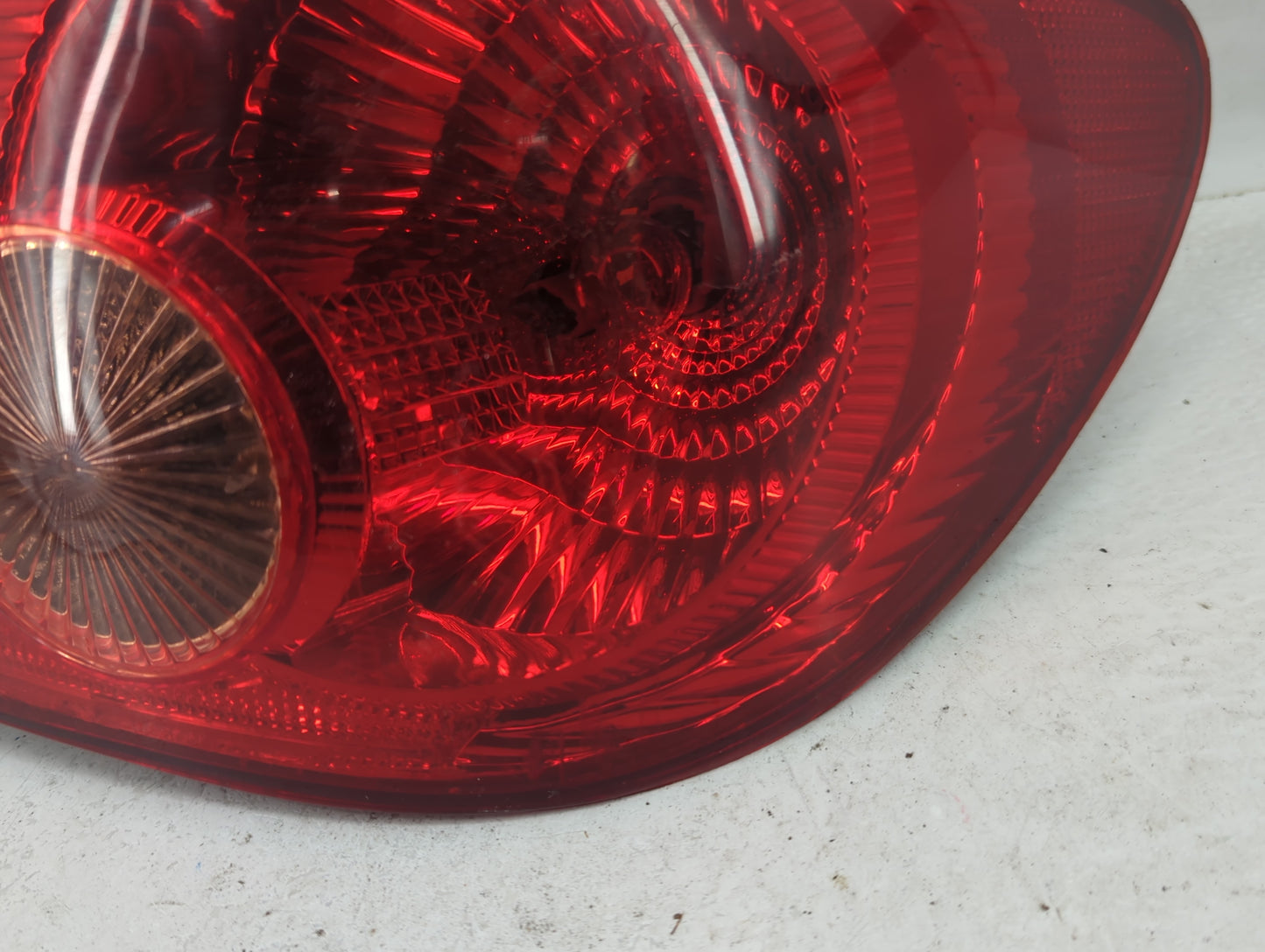 2004-2008 Toyota Corolla Tail Light Assembly Passenger Right OEM P/N:11-5703B Fits Fits 2004 2005 2006 2007 2008 OEM Used Au