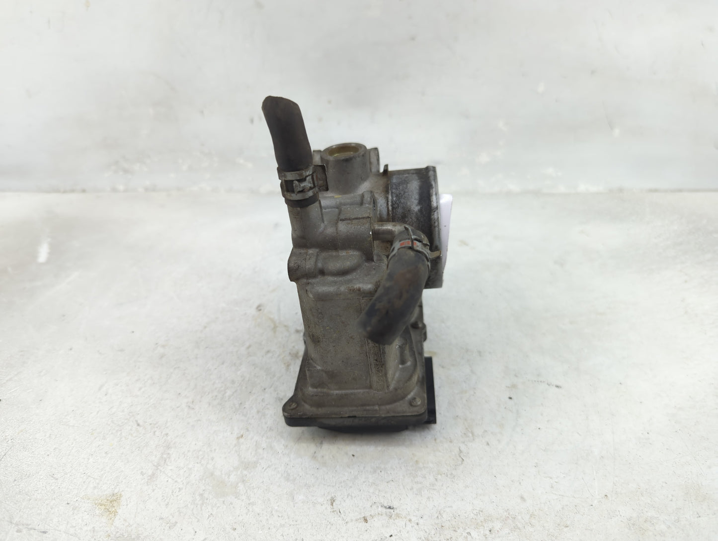 2005-2008 Toyota Corolla Throttle Body P/N:22030-0D031 Fits Fits 2005 2006 2007 2008 OEM Used Auto Parts - Oemusedautoparts1