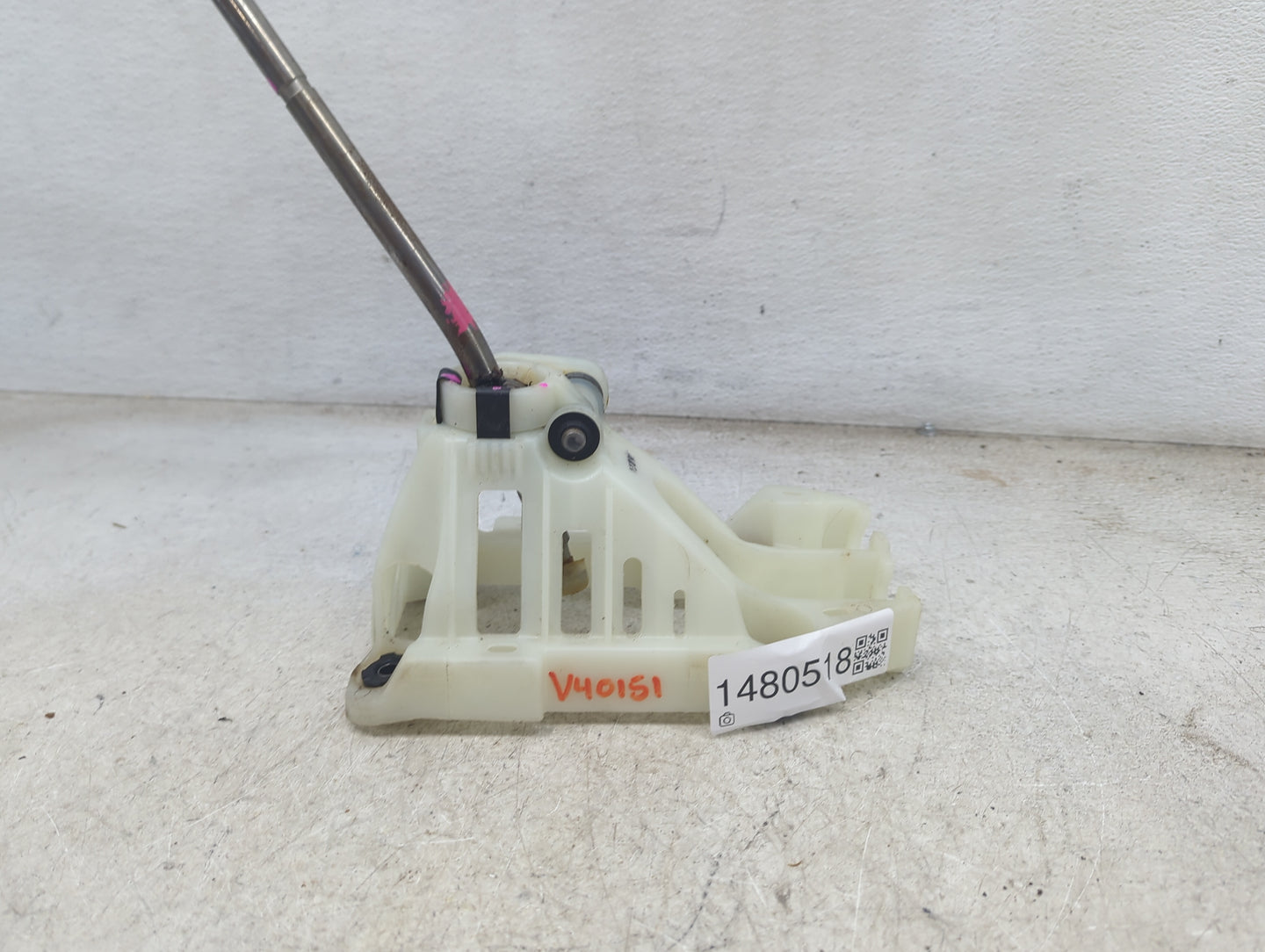 2005 Toyota Corolla Floor Console Assembly Shifter - Oemusedautoparts1.com