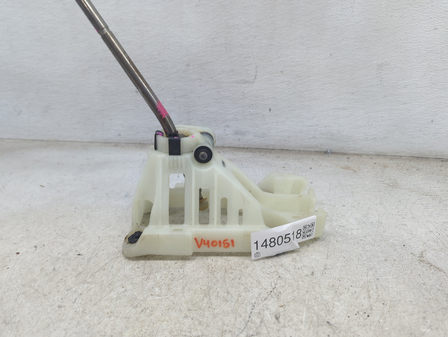 2005 Toyota Corolla Floor Console Assembly Shifter - Oemusedautoparts1.com