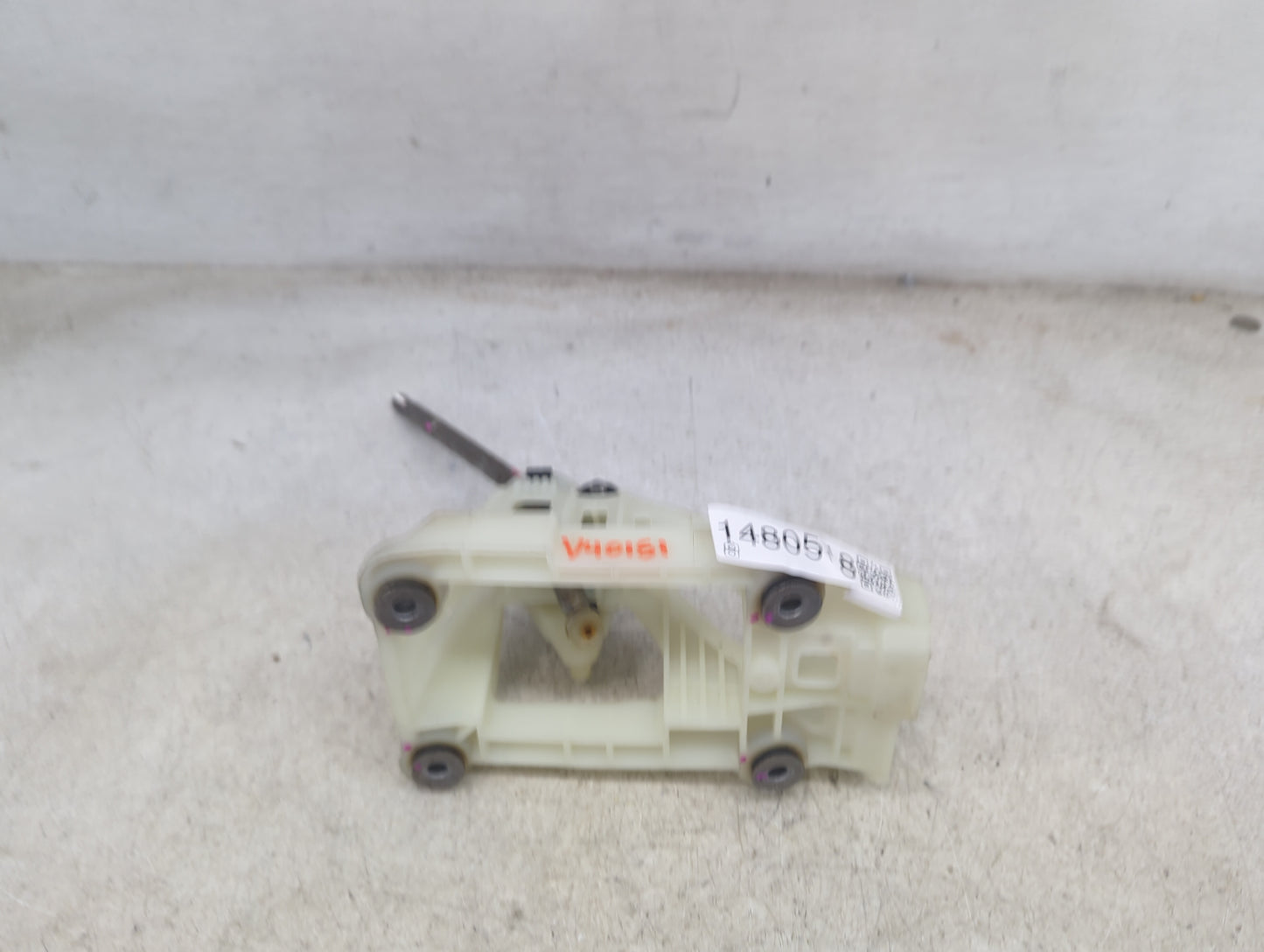 2005 Toyota Corolla Floor Console Assembly Shifter - Oemusedautoparts1.com