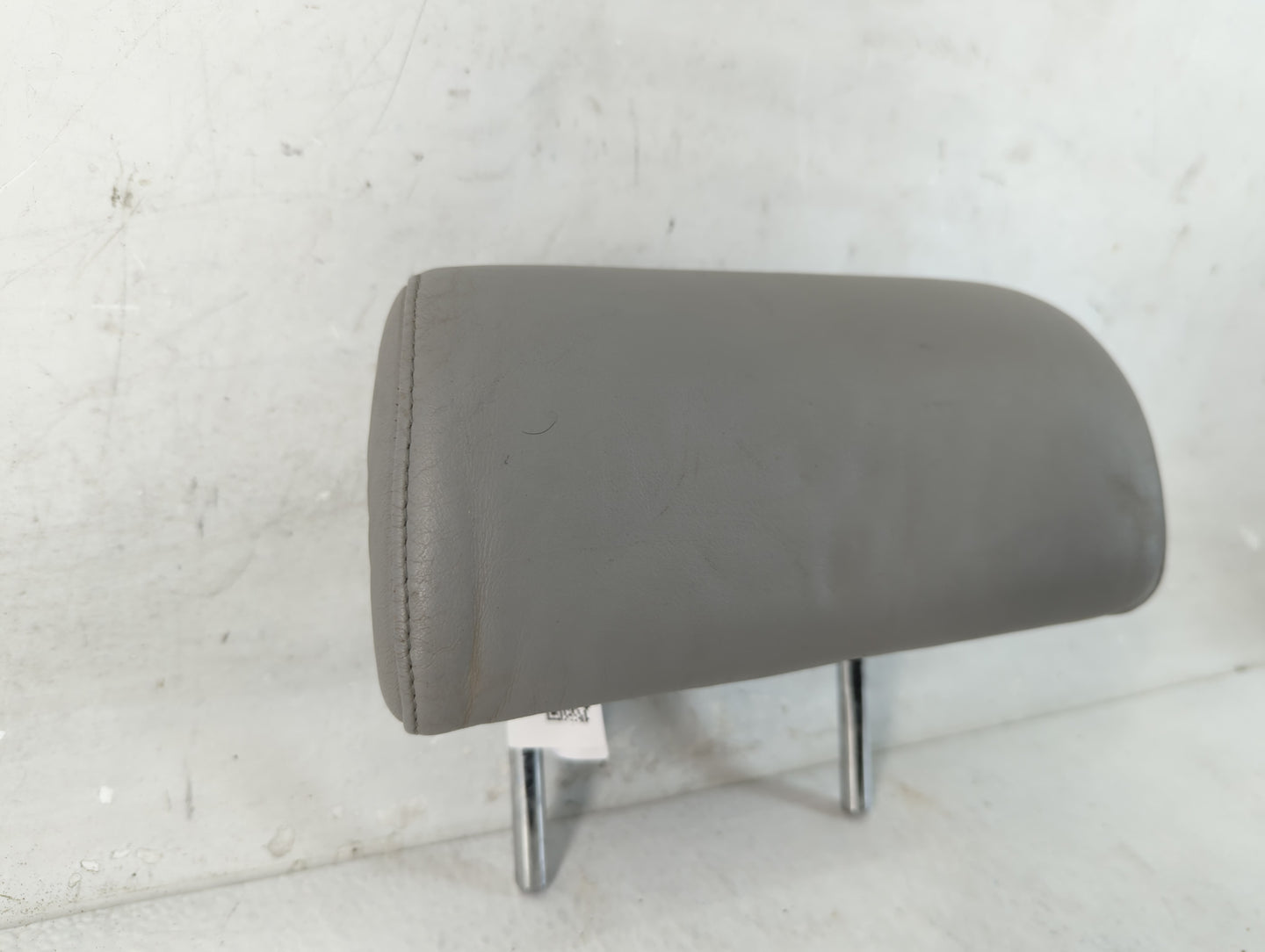 2004-2007 Toyota Highlander Headrest Head Rest Rear Seat Fits Fits 2004 2005 2006 2007 OEM Used Auto Parts - Oemusedautopart