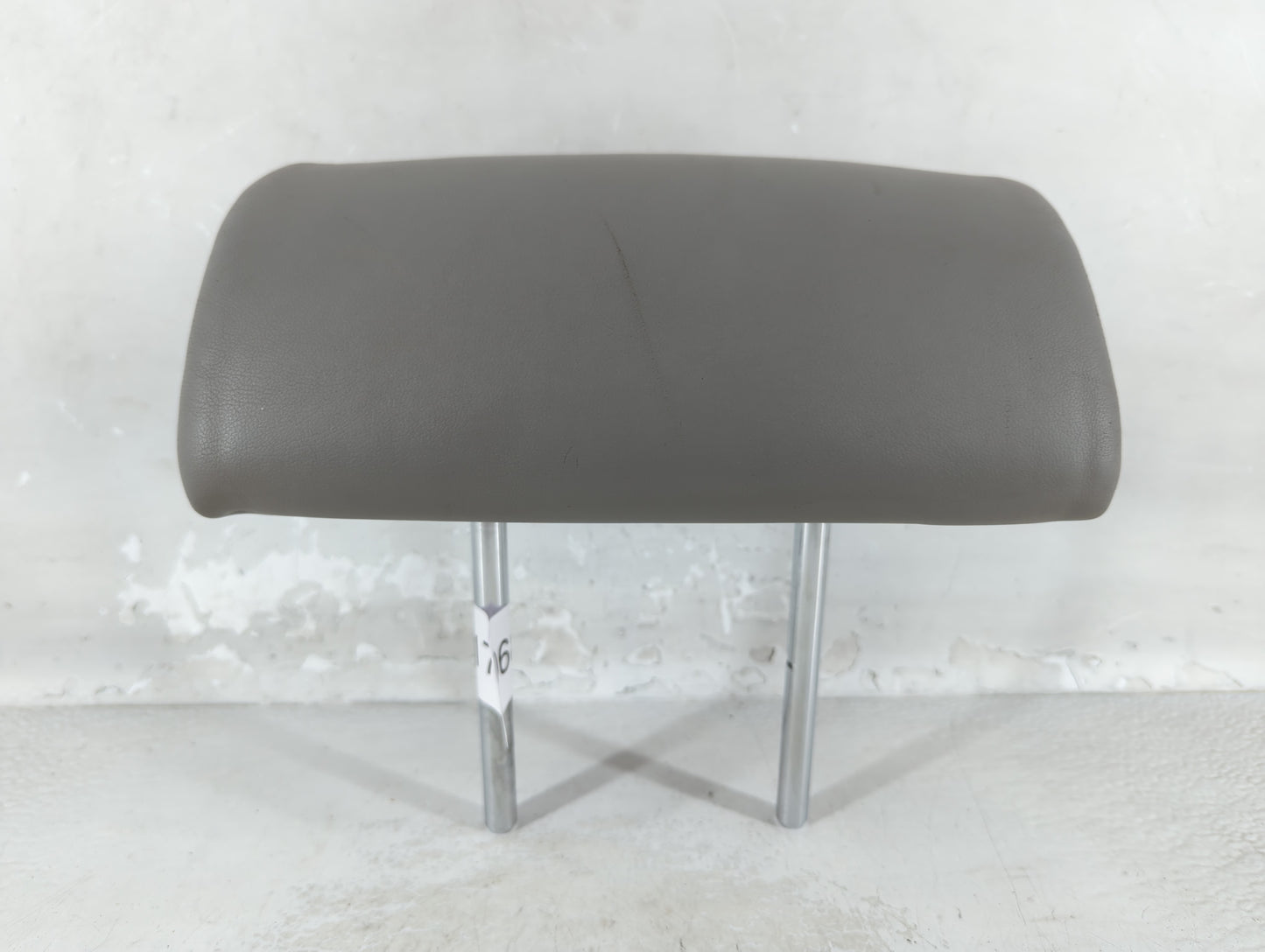 2004-2007 Toyota Highlander Headrest Head Rest Rear Center Seat Fits Fits 2004 2005 2006 2007 OEM Used Auto Parts - Oemuseda