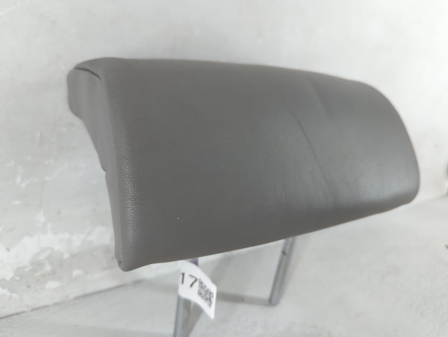 2004-2007 Toyota Highlander Headrest Head Rest Rear Center Seat Fits Fits 2004 2005 2006 2007 OEM Used Auto Parts - Oemuseda