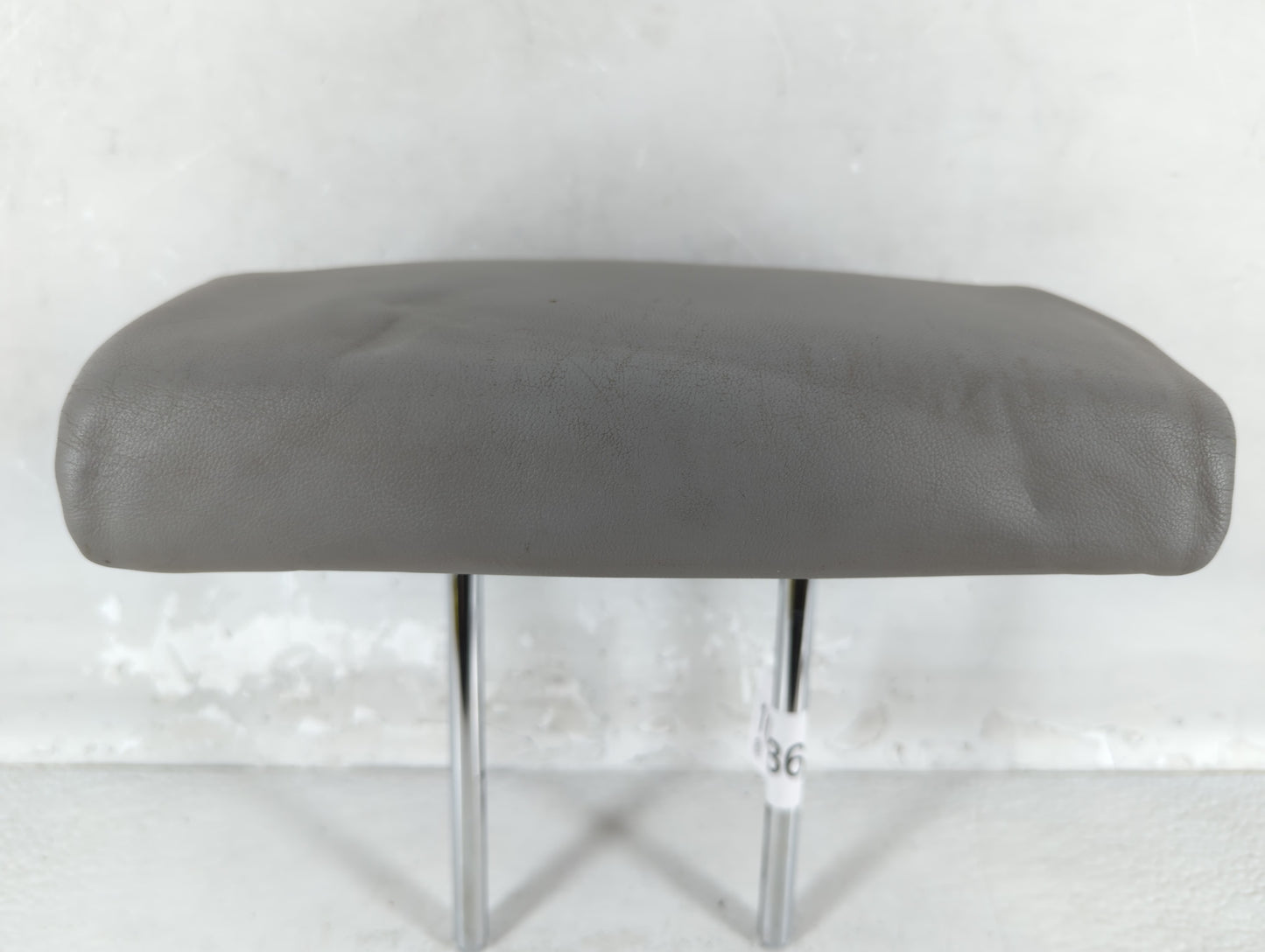 2004-2007 Toyota Highlander Headrest Head Rest Rear Center Seat Fits Fits 2004 2005 2006 2007 OEM Used Auto Parts - Oemuseda