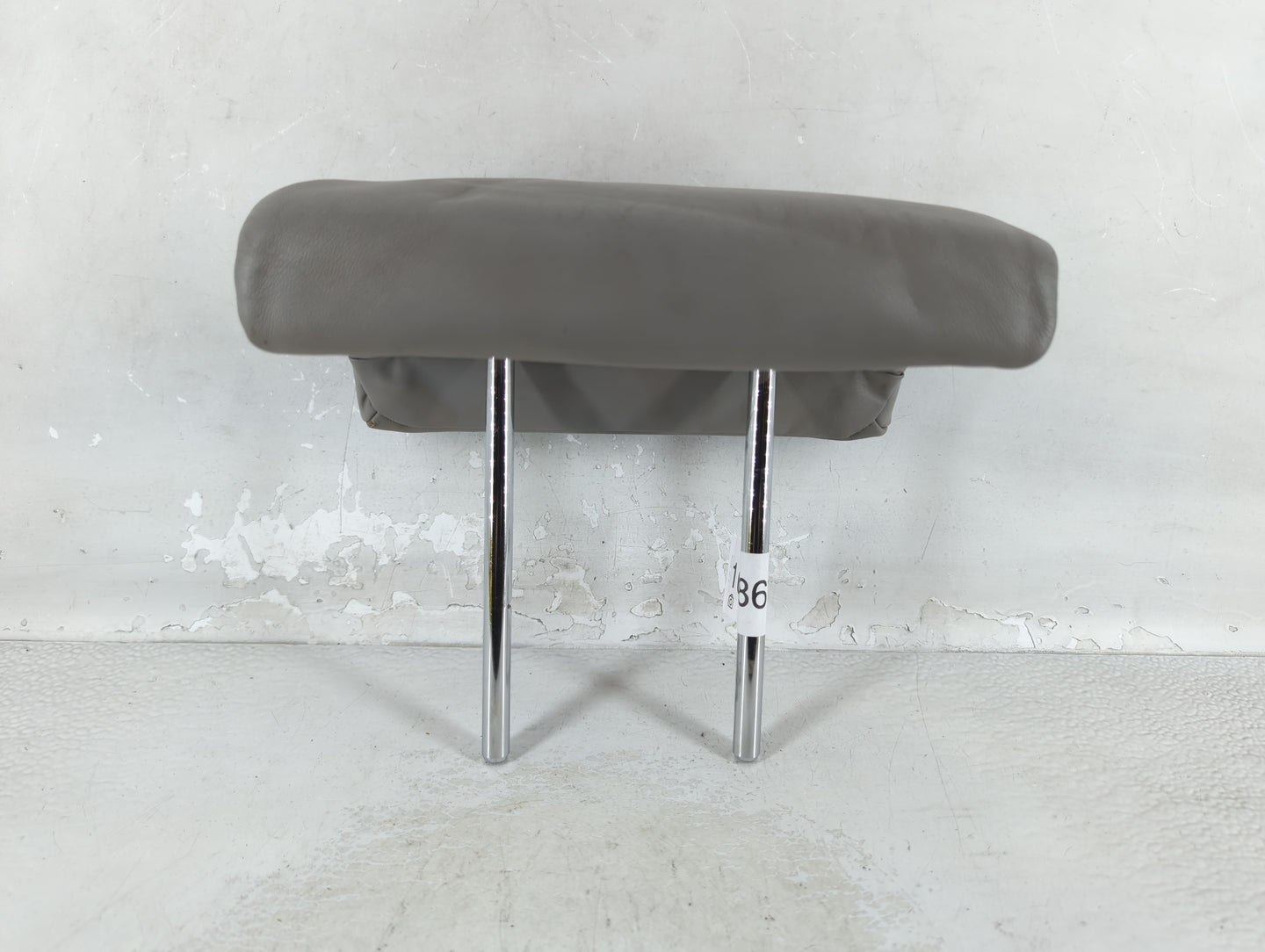 2004-2007 Toyota Highlander Headrest Head Rest Rear Center Seat Fits Fits 2004 2005 2006 2007 OEM Used Auto Parts - Oemuseda