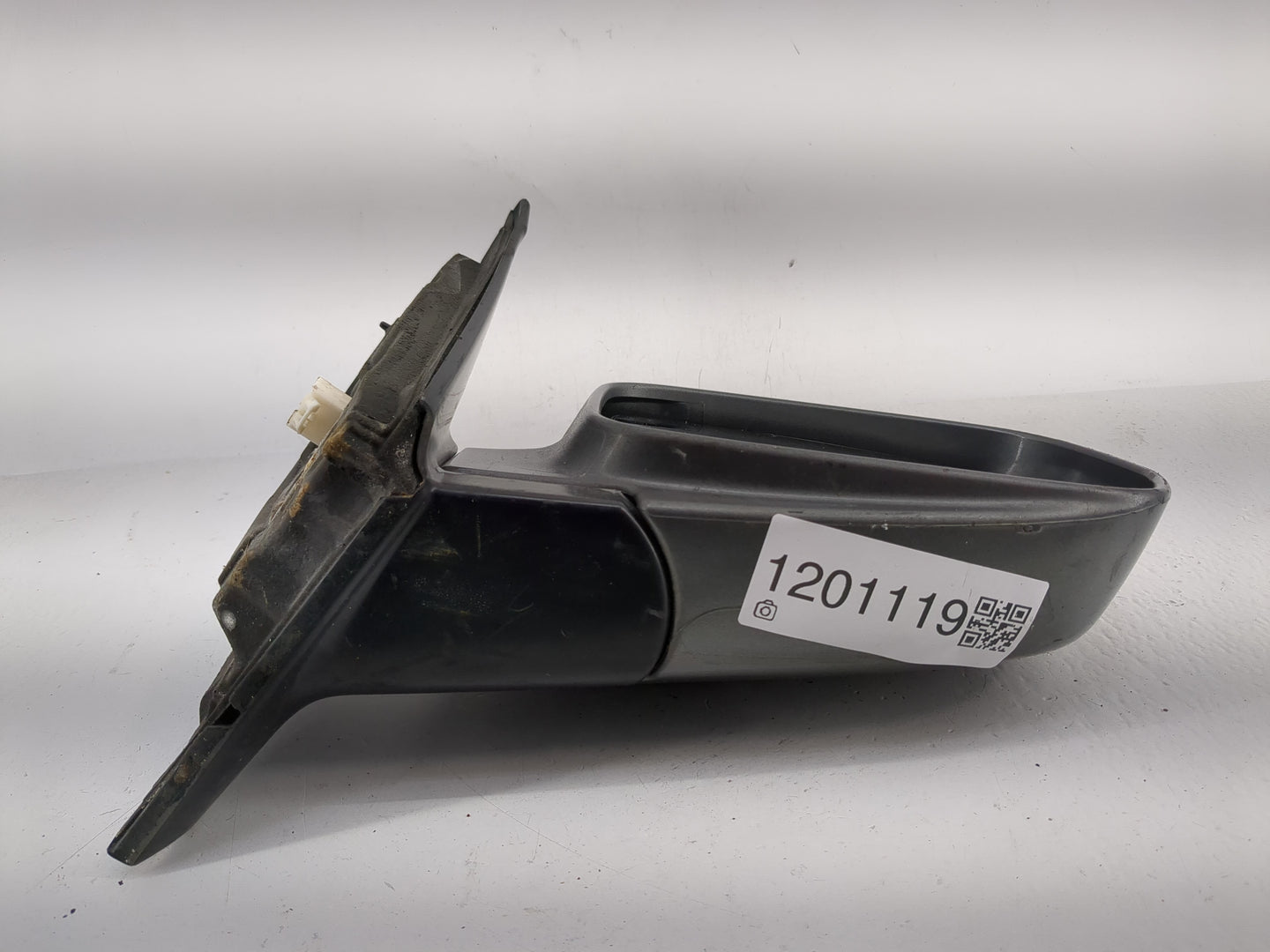 2001-2007 Toyota Highlander Passenger Side View Mirror - Right Door Mirror OEM Used - Oemusedautoparts1.com