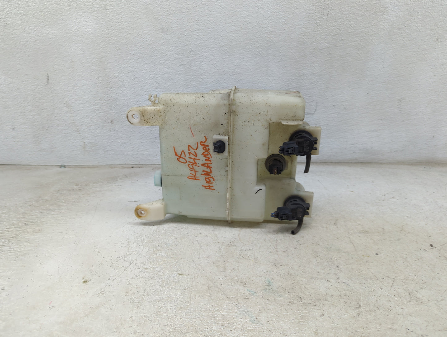 2004-2007 Toyota Highlander Windshield Washer Fluid Reservoir Bottle Oem - Oemusedautoparts1.com