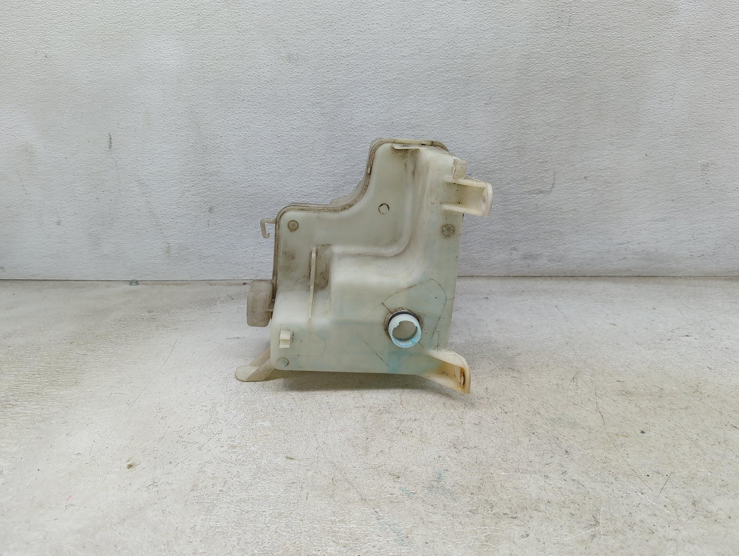 2004-2007 Toyota Highlander Windshield Washer Fluid Reservoir Bottle Oem - Oemusedautoparts1.com