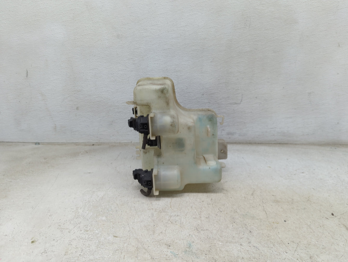 2004-2007 Toyota Highlander Windshield Washer Fluid Reservoir Bottle Oem - Oemusedautoparts1.com