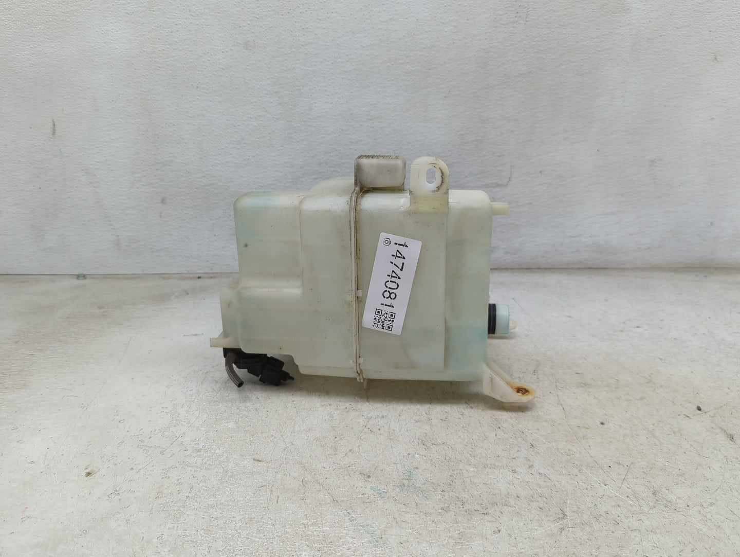 2004-2007 Toyota Highlander Windshield Washer Fluid Reservoir Bottle Oem - Oemusedautoparts1.com