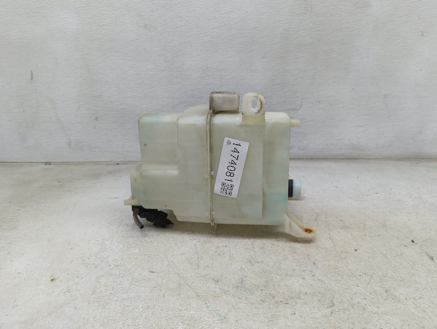 2004-2007 Toyota Highlander Windshield Washer Fluid Reservoir Bottle Oem - Oemusedautoparts1.com