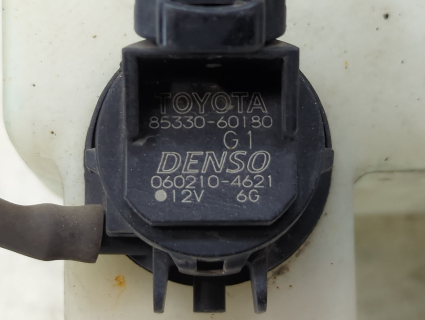2004-2007 Toyota Highlander Windshield Washer Fluid Reservoir Bottle Oem - Oemusedautoparts1.com
