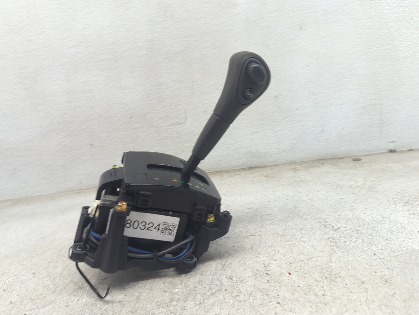2005 Toyota Highlander Floor Console Assembly Shifter - Oemusedautoparts1.com