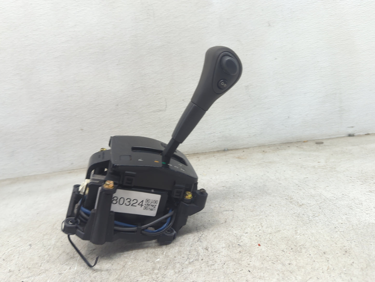 2005 Toyota Highlander Floor Console Assembly Shifter - Oemusedautoparts1.com
