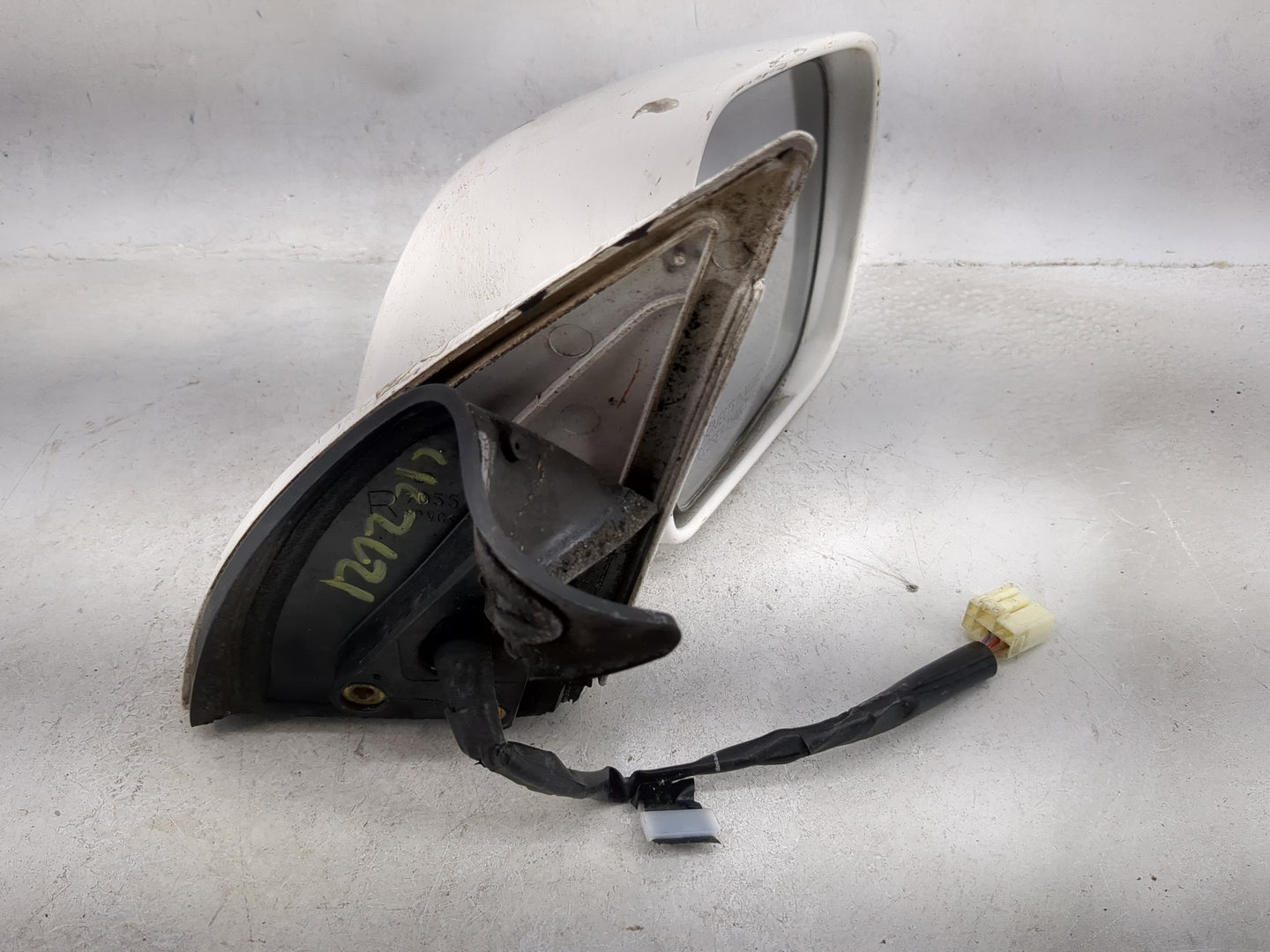 2001-2007 Toyota Highlander Passenger Side View Mirror - Right Door Mirror OEM Used - Oemusedautoparts1.com