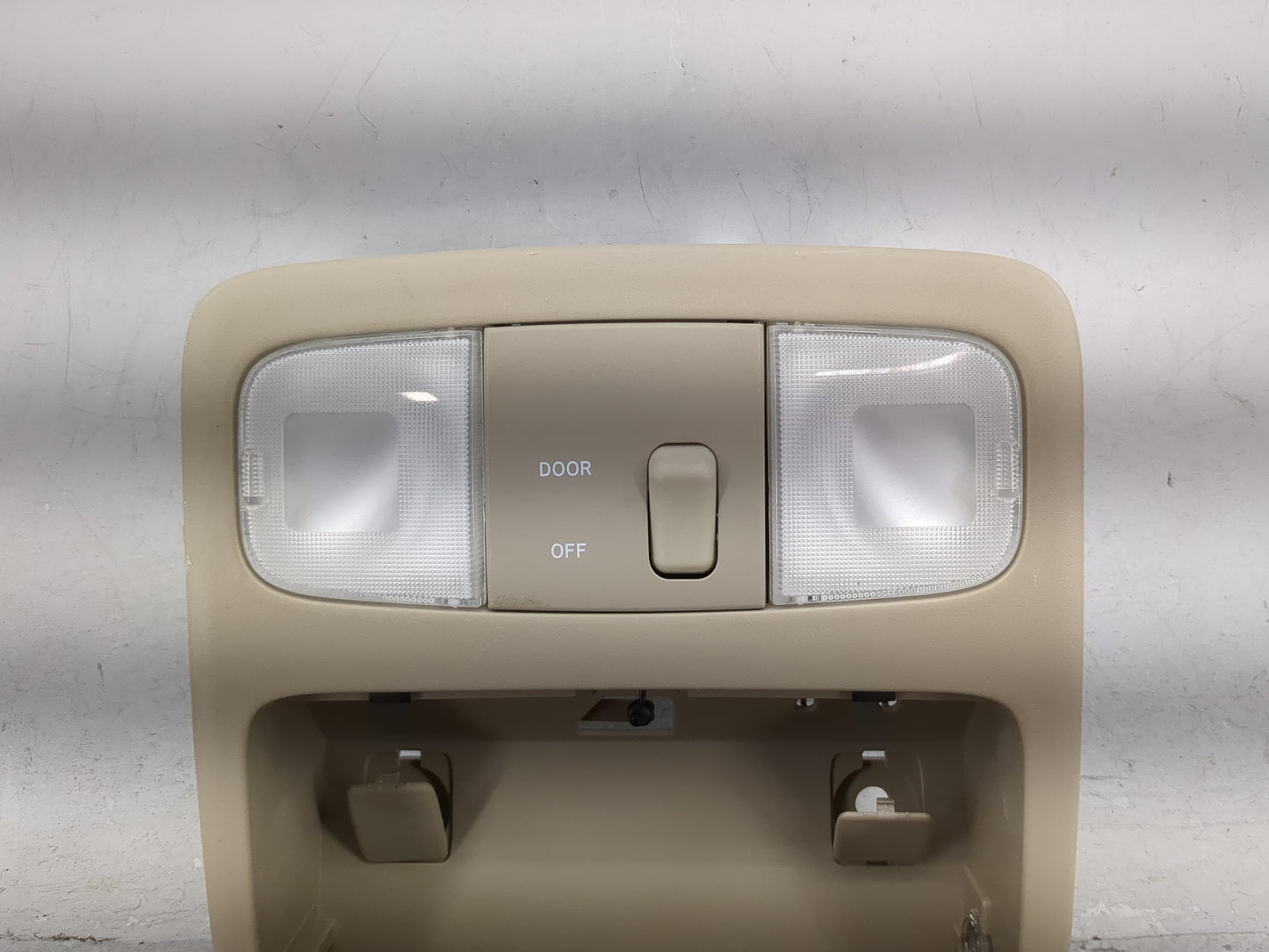 2005 Toyota Highlander Overhead Roof Console Tan - Oemusedautoparts1.com