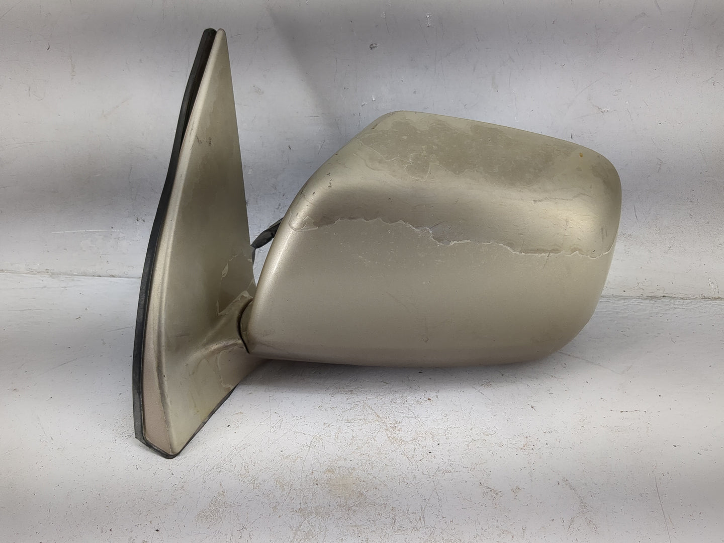 2005 Toyota Highlander Driver Side View Mirror - Left Door Mirror OEM Used - Oemusedautoparts1.com