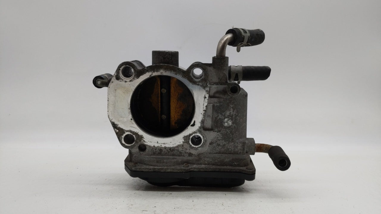 2004-2007 Toyota Highlander Throttle Body P/N:22030-28060 22030-0H020 Fits Fits 2004 2005 2006 2007 OEM Used Auto Parts - Oe
