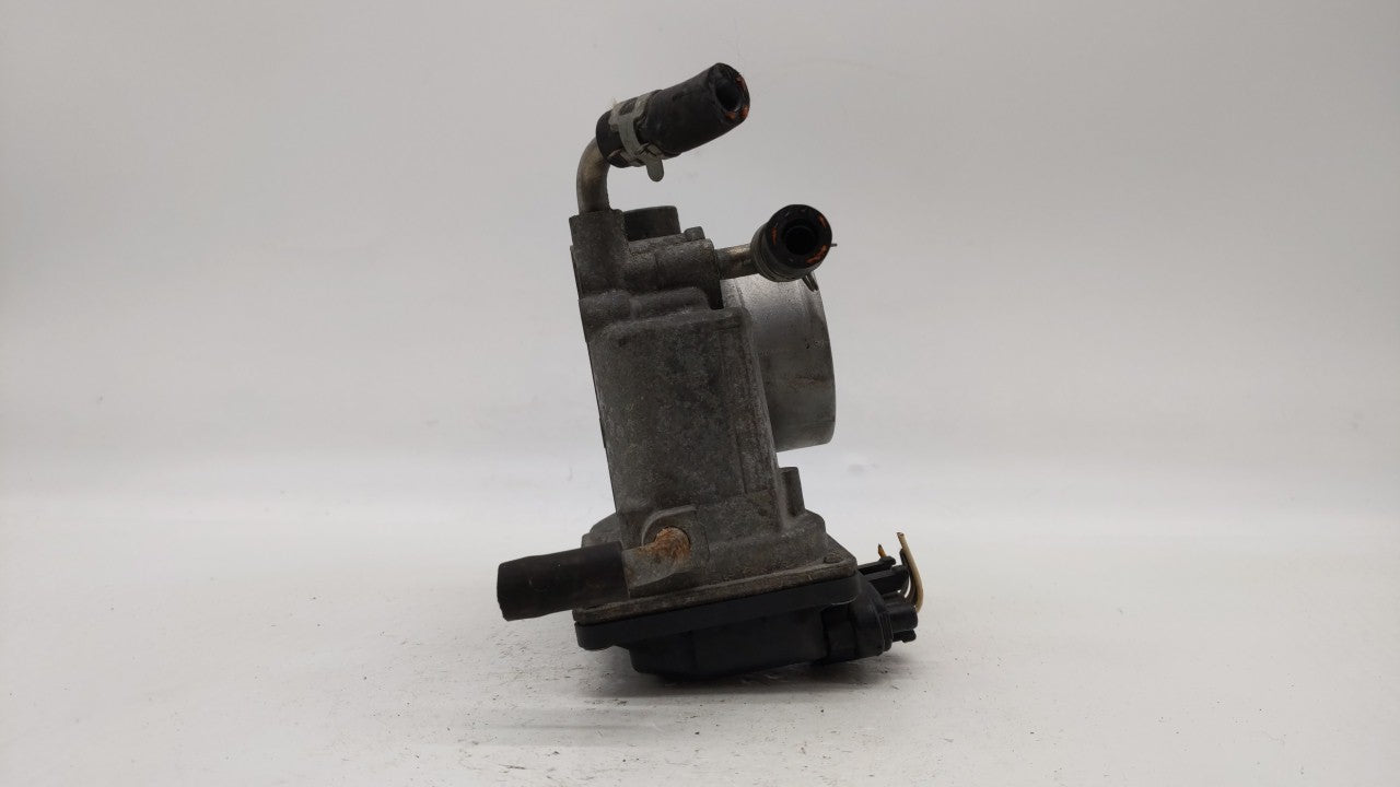 2004-2007 Toyota Highlander Throttle Body P/N:22030-28060 22030-0H020 Fits Fits 2004 2005 2006 2007 OEM Used Auto Parts - Oe