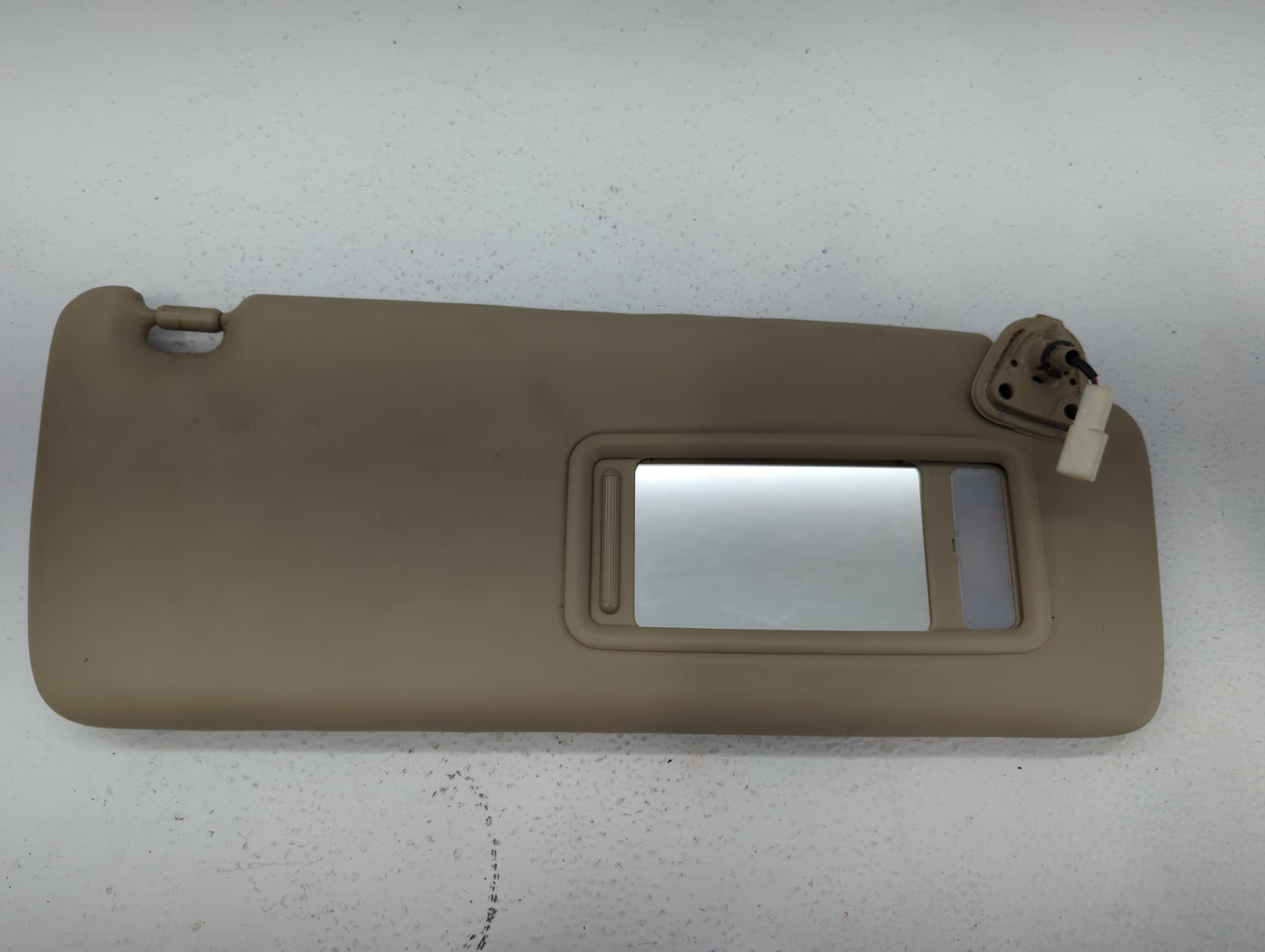 2004-2007 Toyota Highlander Sun Visor Shade Replacement Passenger Right Mirror Fits Fits 2004 2005 2006 2007 OEM Used Auto P