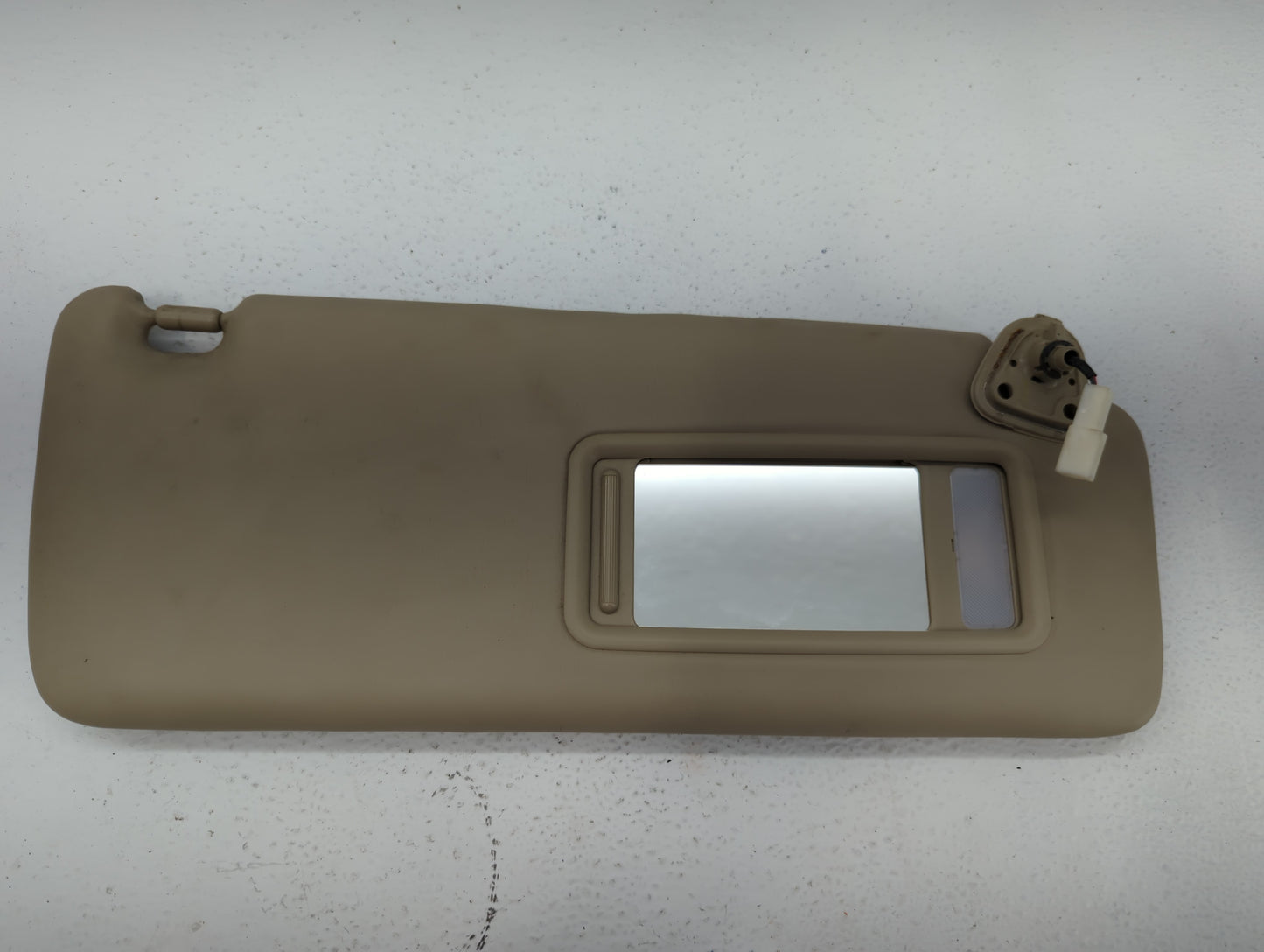 2004-2007 Toyota Highlander Sun Visor Shade Replacement Passenger Right Mirror Fits Fits 2004 2005 2006 2007 OEM Used Auto P