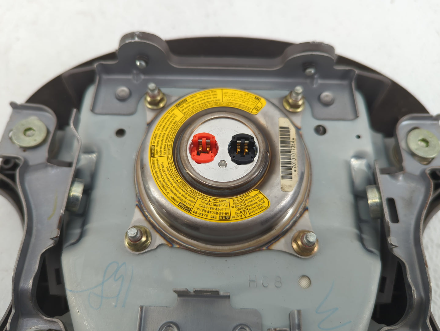 2005 Toyota Hilux Air Bag Driver Left Steering Wheel Mounted - Oemusedautoparts1.com