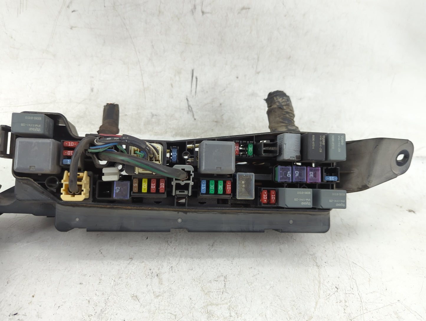 2005-2008 Toyota Matrix Fusebox Fuse Box Panel Relay Module P/N:82662-02130 Fits Fits 2005 2006 2007 2008 OEM Used Auto Part