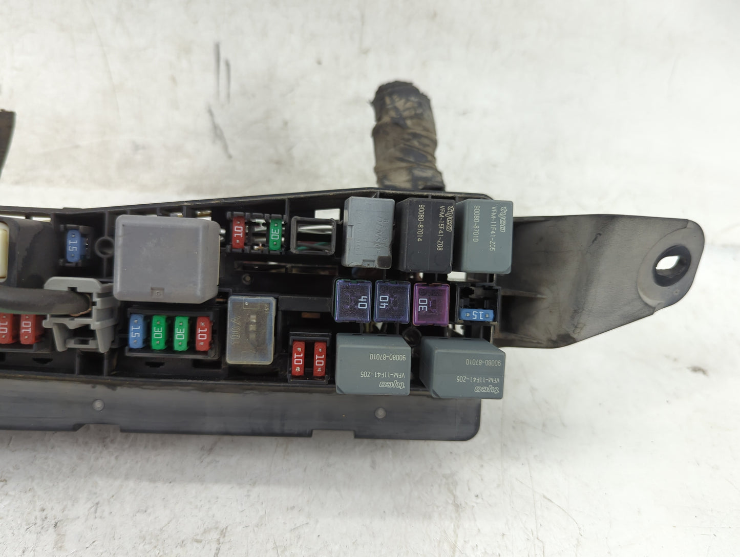 2005-2008 Toyota Matrix Fusebox Fuse Box Panel Relay Module P/N:82662-02130 Fits Fits 2005 2006 2007 2008 OEM Used Auto Part