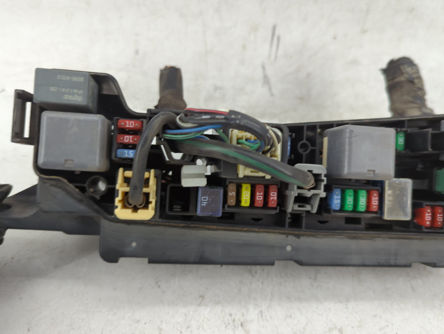2005-2008 Toyota Matrix Fusebox Fuse Box Panel Relay Module P/N:82662-02130 Fits Fits 2005 2006 2007 2008 OEM Used Auto Part