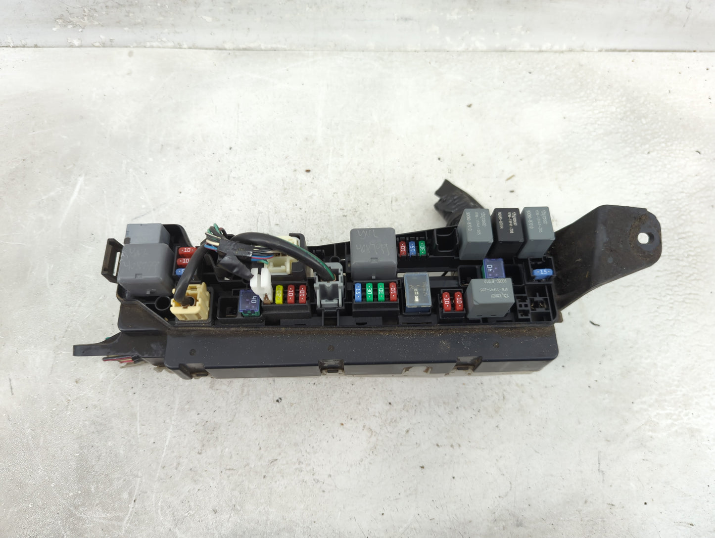 2004-2008 Toyota Matrix Fusebox Fuse Box Panel Relay Module P/N:82662-02130 Fits Fits 2004 2005 2006 2007 2008 OEM Used Auto