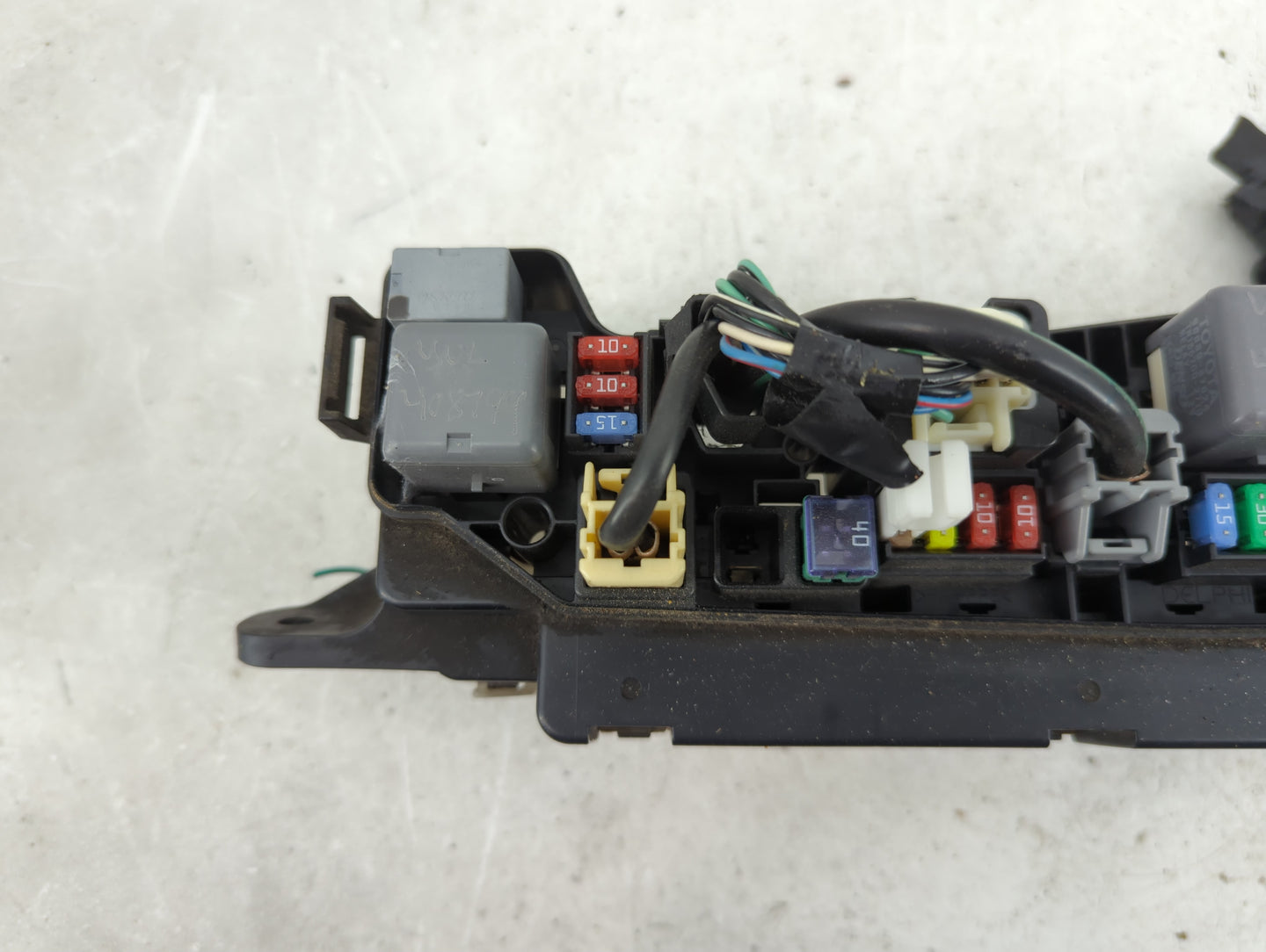 2004-2008 Toyota Matrix Fusebox Fuse Box Panel Relay Module P/N:82662-02130 Fits Fits 2004 2005 2006 2007 2008 OEM Used Auto