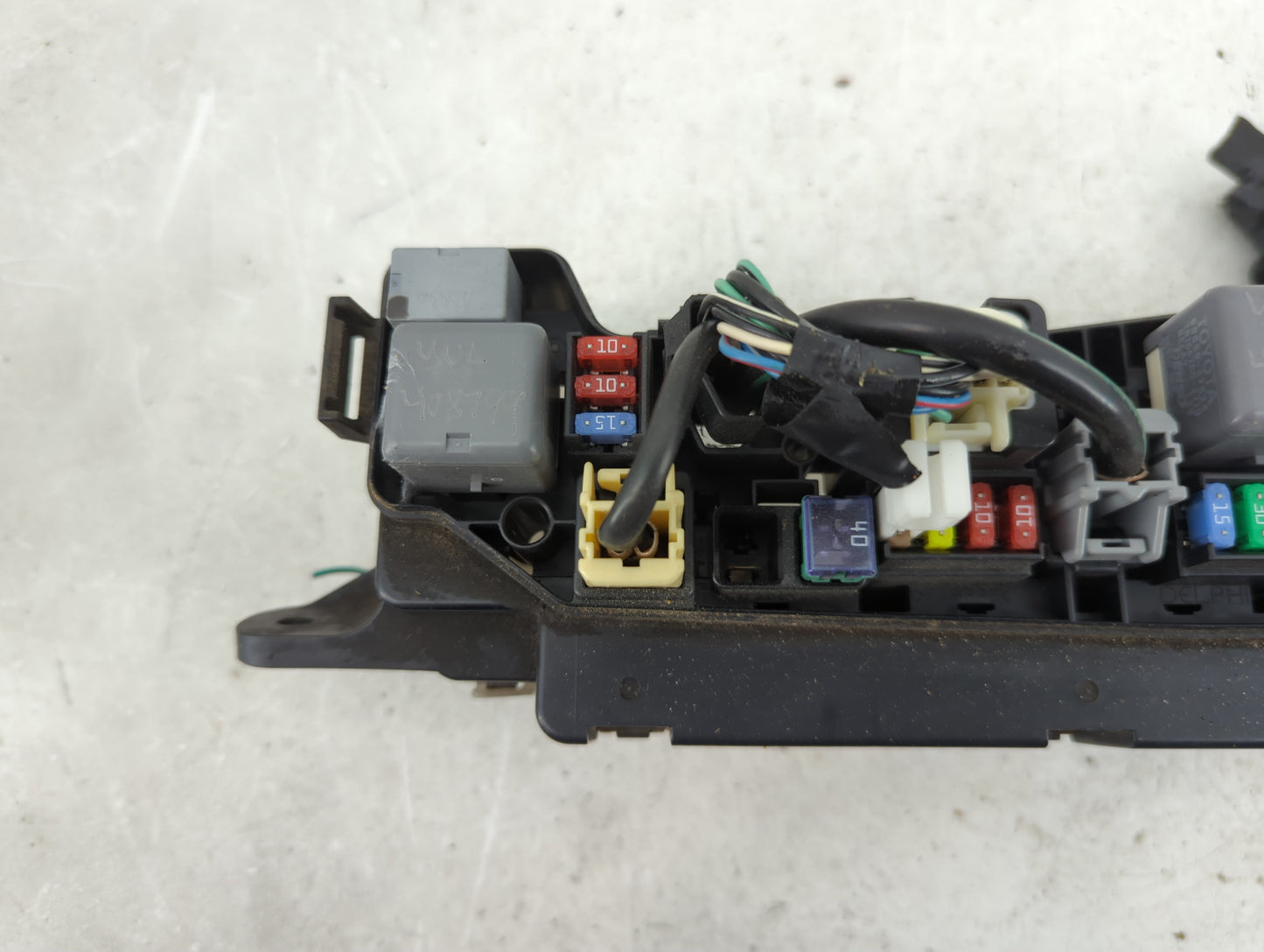 2004-2008 Toyota Matrix Fusebox Fuse Box Panel Relay Module P/N:82662-02130 Fits Fits 2004 2005 2006 2007 2008 OEM Used Auto