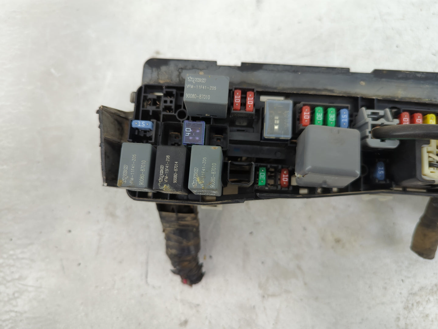 2004-2008 Toyota Matrix Fusebox Fuse Box Panel Relay Module P/N:82662-02130 Fits Fits 2004 2005 2006 2007 2008 OEM Used Auto