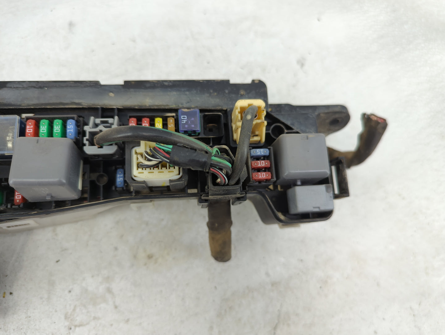 2004-2008 Toyota Matrix Fusebox Fuse Box Panel Relay Module P/N:82662-02130 Fits Fits 2004 2005 2006 2007 2008 OEM Used Auto