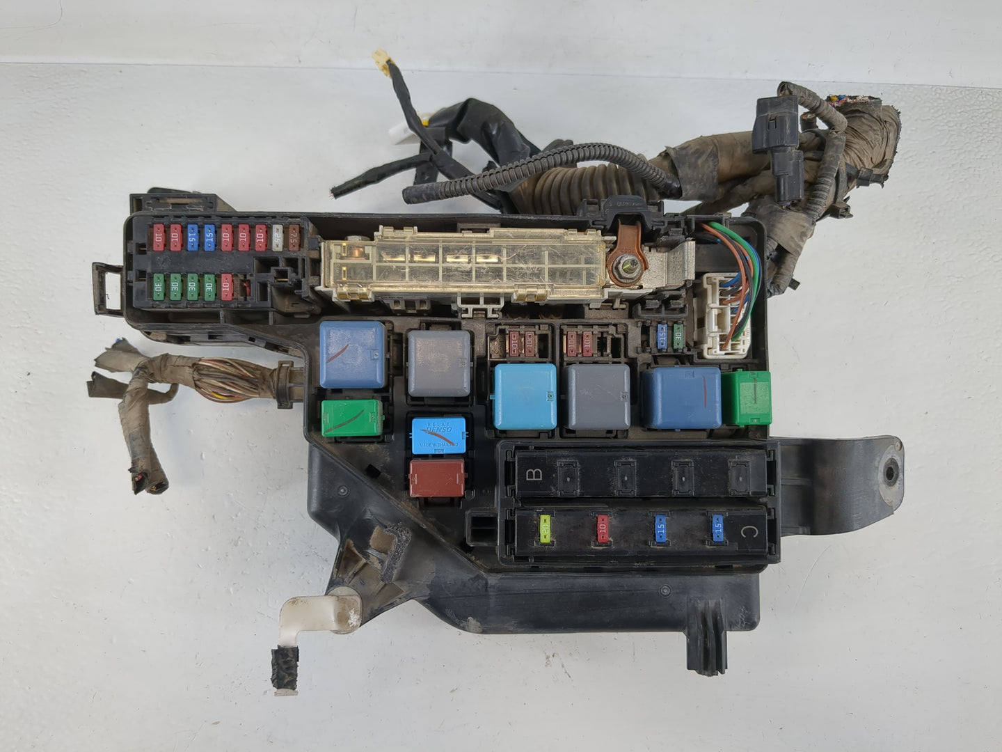 2004-2009 Toyota Prius Fusebox Fuse Box Panel Relay Module Fits Fits 2004 2005 2006 2007 2008 2009 OEM Used Auto Parts - Oem
