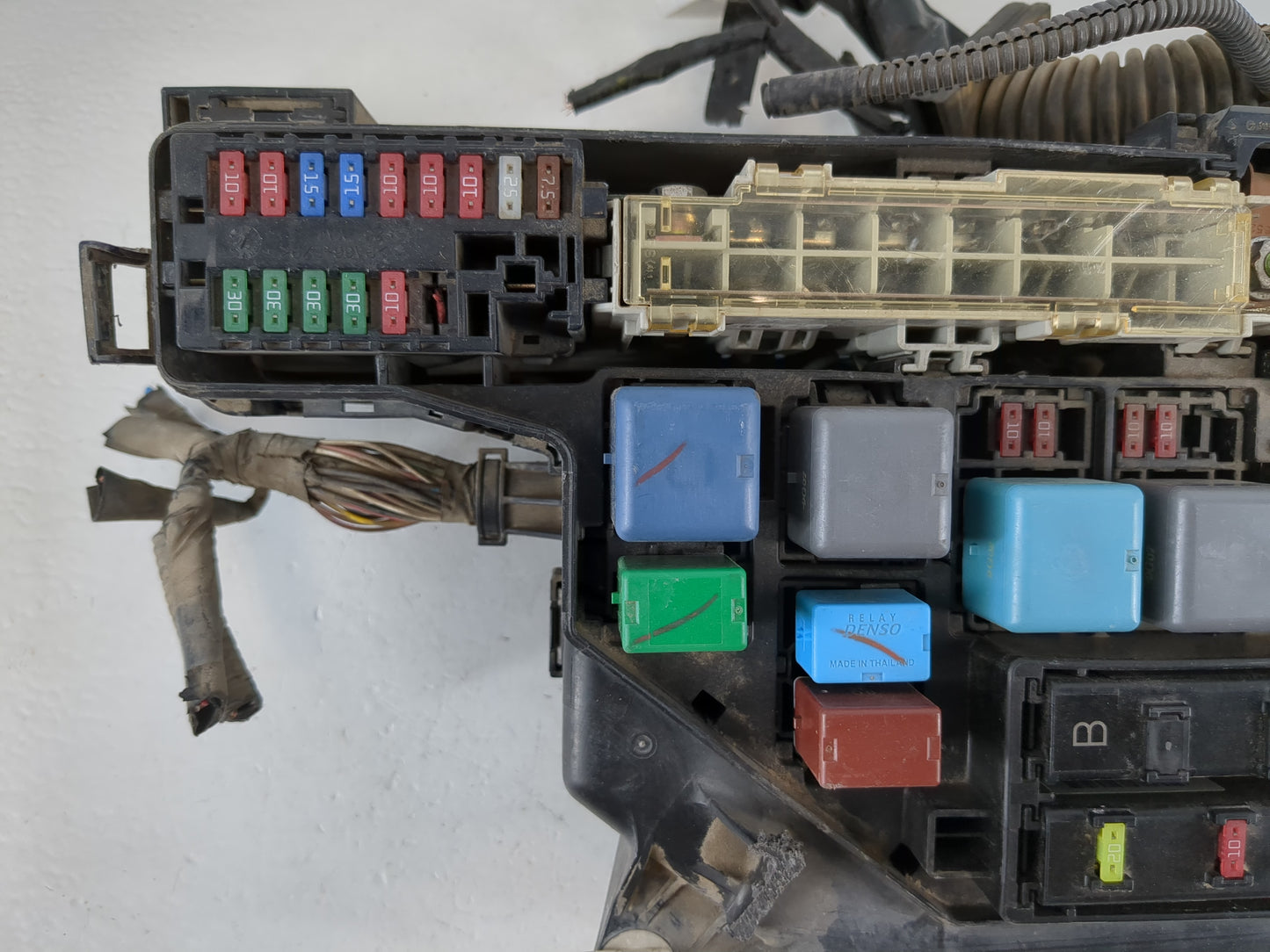 2004-2009 Toyota Prius Fusebox Fuse Box Panel Relay Module Fits Fits 2004 2005 2006 2007 2008 2009 OEM Used Auto Parts - Oem