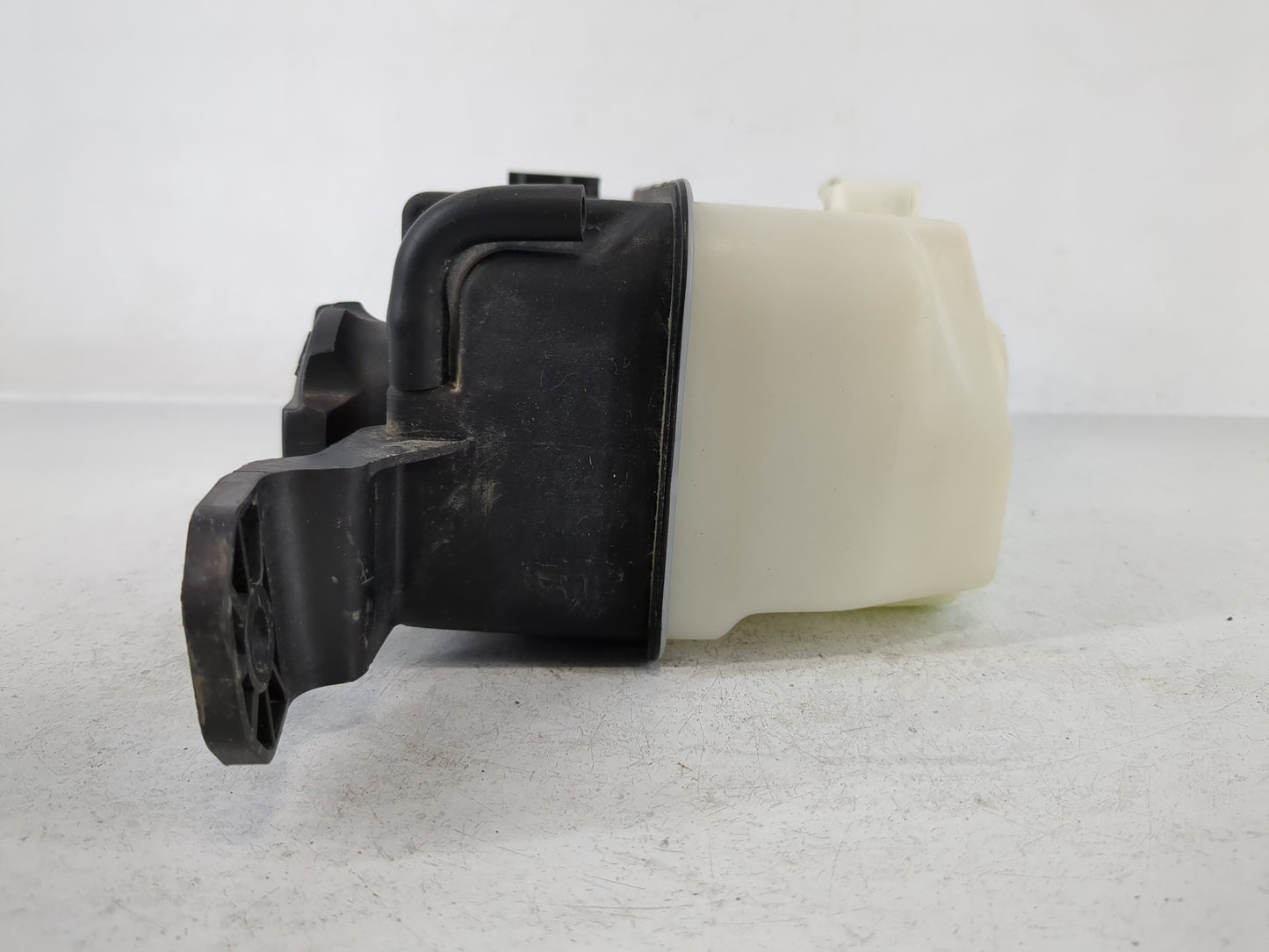 2004-2009 Toyota Prius Windshield Washer Fluid Reservoir Bottle 1166761 - Oemusedautoparts1.com