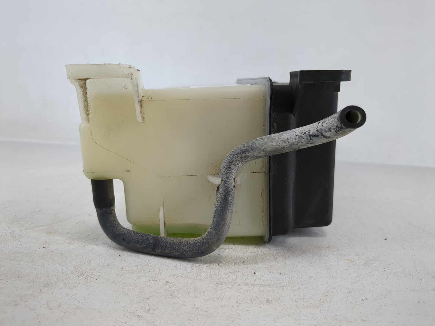 2004-2009 Toyota Prius Windshield Washer Fluid Reservoir Bottle 1166761 - Oemusedautoparts1.com