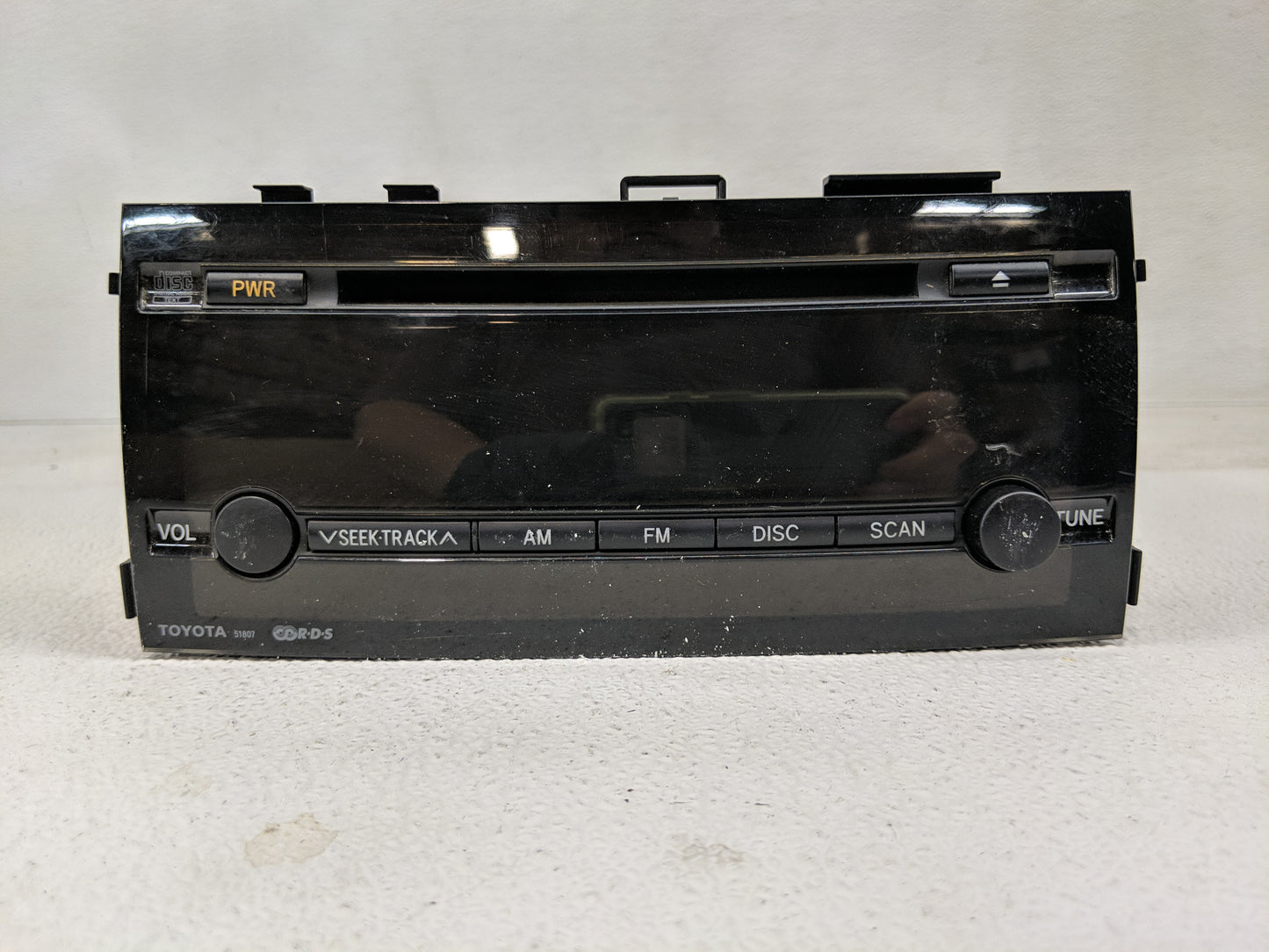 2004-2005 Toyota Prius Radio AM FM Cd Player Receiver Replacement P/N:86120-47090 Fits Fits 2004 2005 OEM Used Auto Parts - 