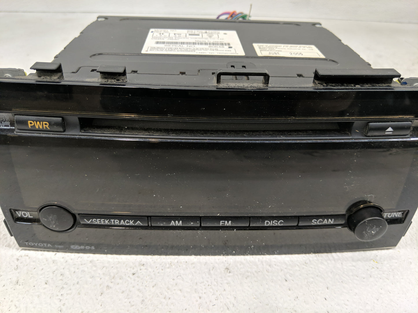 2004-2005 Toyota Prius Radio AM FM Cd Player Receiver Replacement P/N:86120-47090 Fits Fits 2004 2005 OEM Used Auto Parts - 