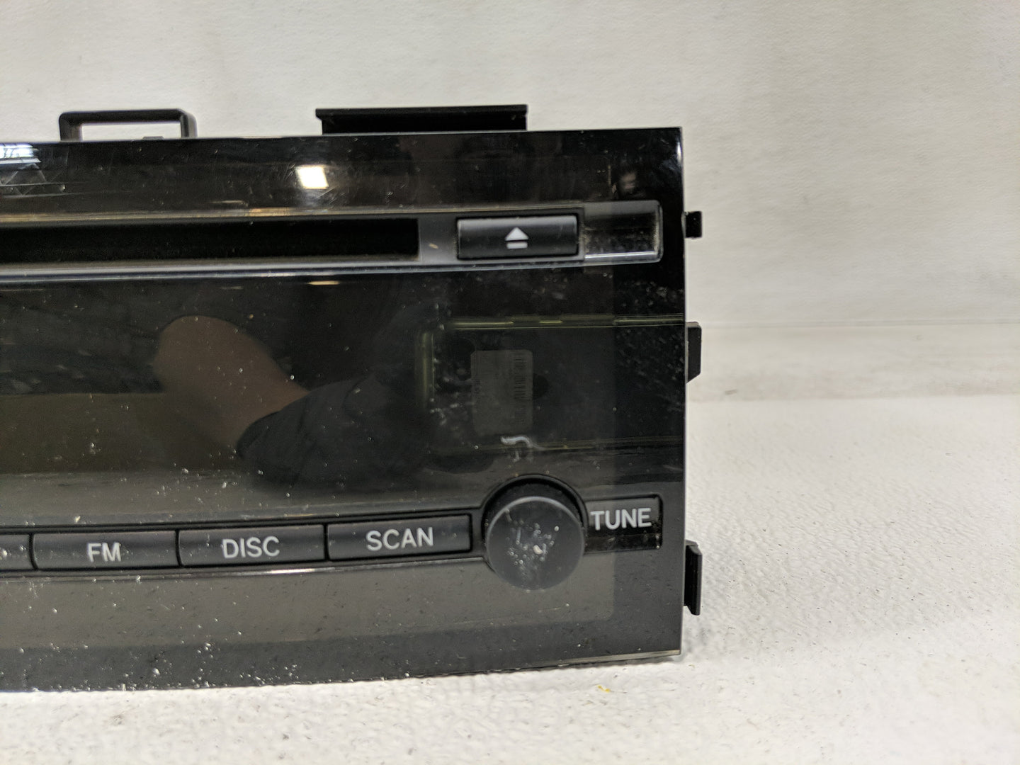 2004-2005 Toyota Prius Radio AM FM Cd Player Receiver Replacement P/N:86120-47090 Fits Fits 2004 2005 OEM Used Auto Parts - 
