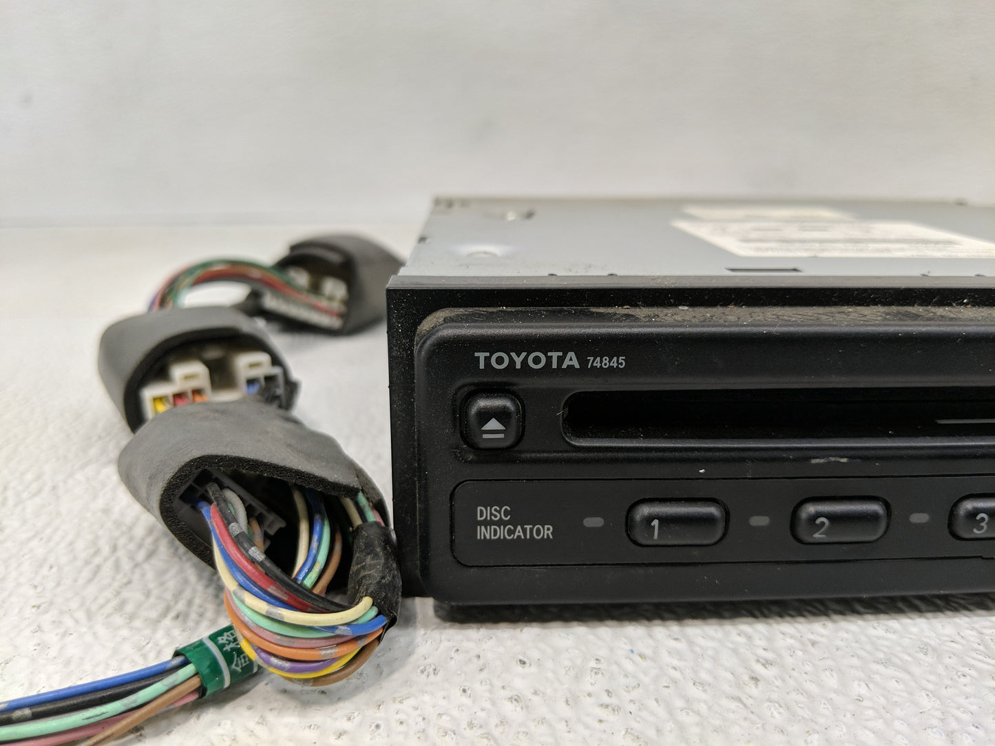 2004-2005 Toyota Prius Radio AM FM Cd Player Receiver Replacement P/N:08601-47800 Fits Fits 2004 2005 OEM Used Auto Parts - 