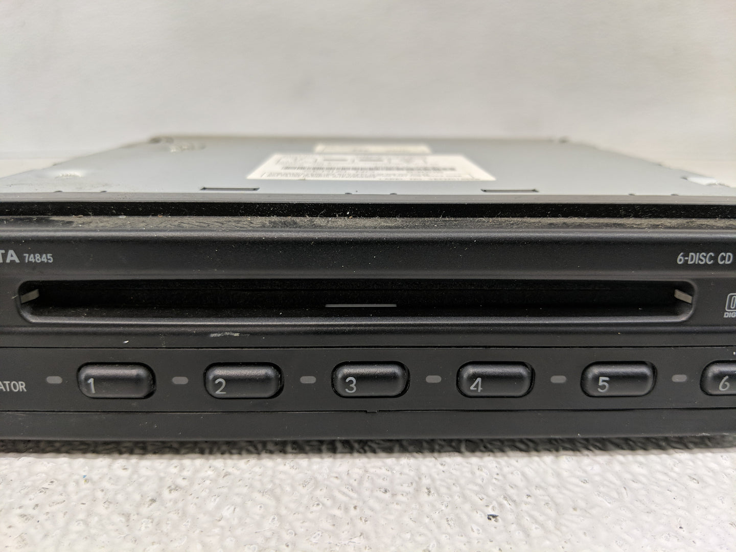 2004-2005 Toyota Prius Radio AM FM Cd Player Receiver Replacement P/N:08601-47800 Fits Fits 2004 2005 OEM Used Auto Parts - 