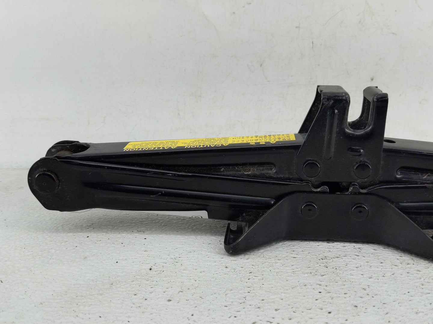 2005 Toyota Prius Spare Scissor Car Jack - Oemusedautoparts1.com